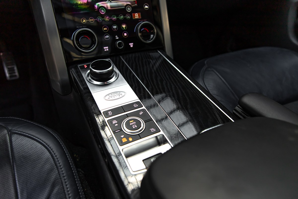 Photo 10 de  Land Rover Range Rover Autobiography P400 MHEV L405 – 2020