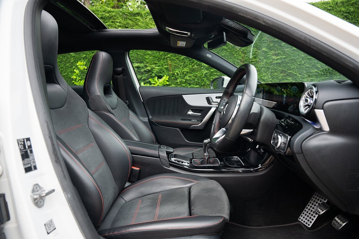 Photo 8 de Mercedes-Benz Classe A 200 AMG Line Premium Plus – 2019