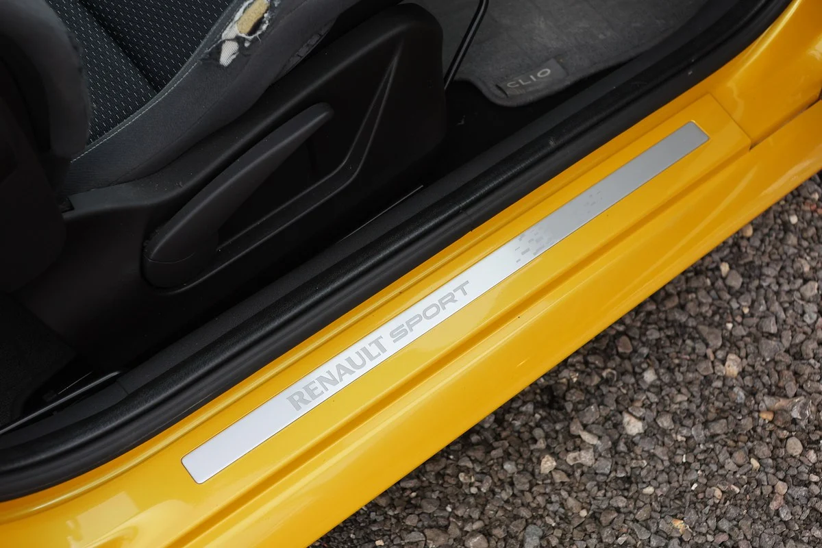 Photo 7 de Renault Clio RenaultSport 197 F1 R27 de 2007