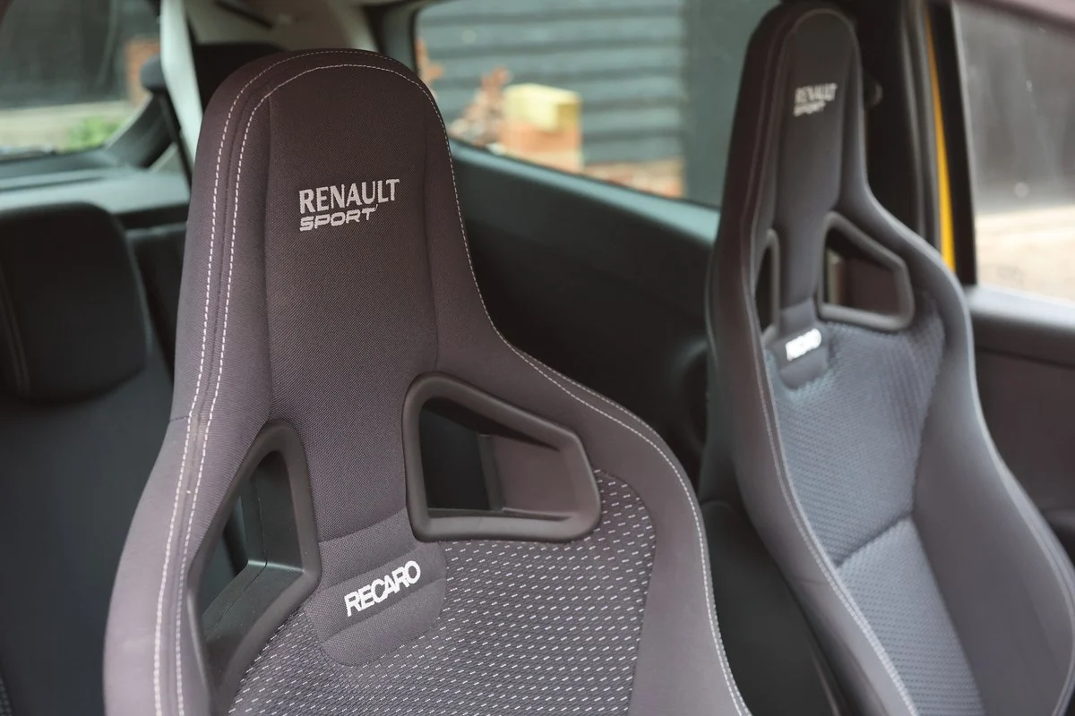 Photo 8 de Renault Clio RenaultSport 197 F1 R27 de 2007