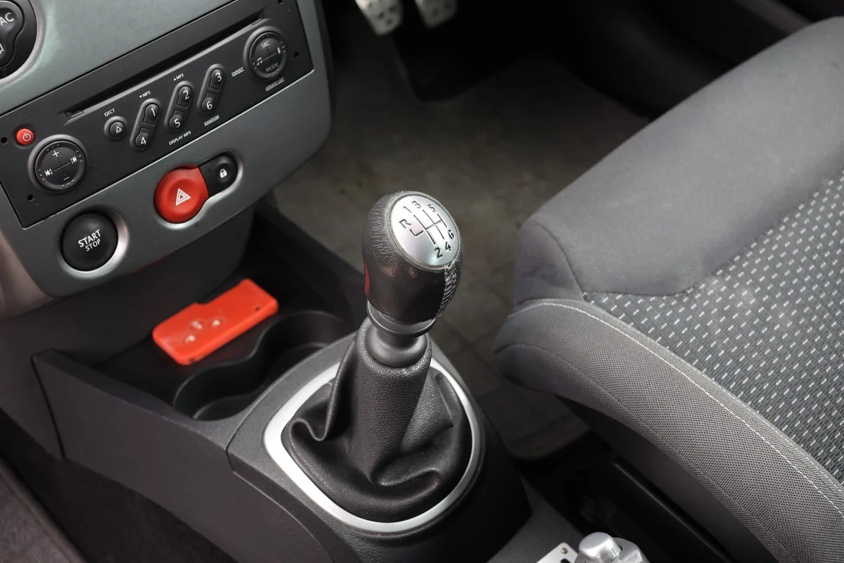 Photo 10 de Renault Clio RenaultSport 197 F1 R27 de 2007