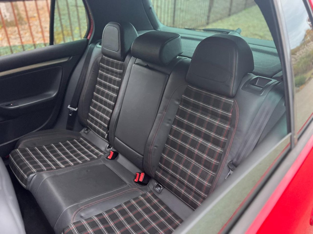 Photo 5 de Volkswagen Golf V GTI 2.0 TFSI DSG 200 CH – 2008 – 138 500 km – Excellent État – Prête à Rouler