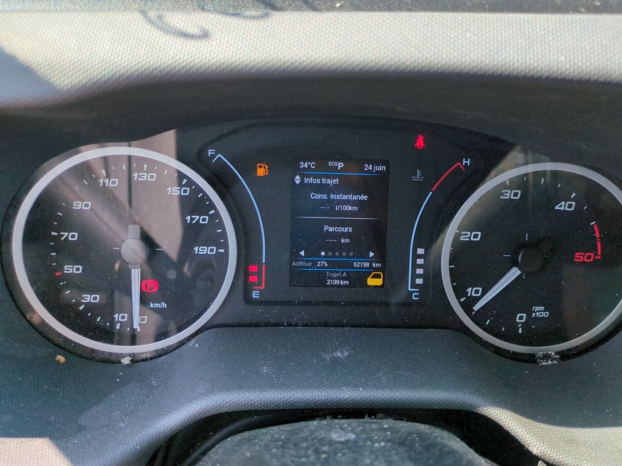 Photo 7 de IVECO DAILY 35C18H HI-MATIC – CAISSE DÉMÉNAGEMENT