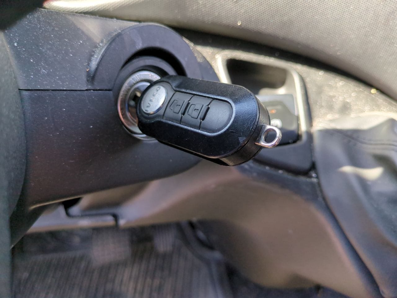 Photo 8 de IVECO DAILY 35C18H HI-MATIC – CAISSE DÉMÉNAGEMENT