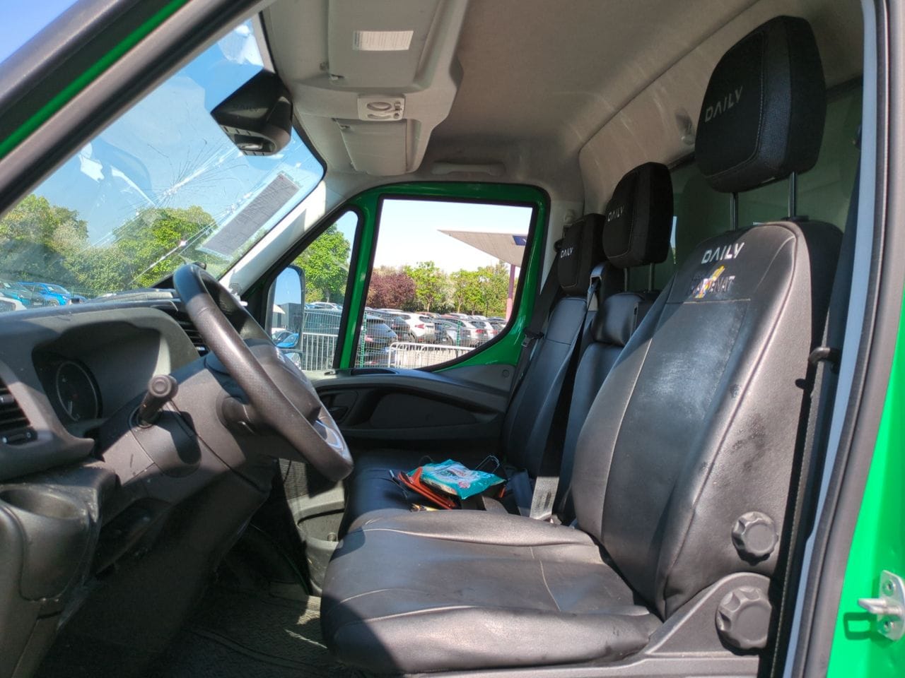 Photo 9 de IVECO DAILY 35C18H HI-MATIC – CAISSE DÉMÉNAGEMENT