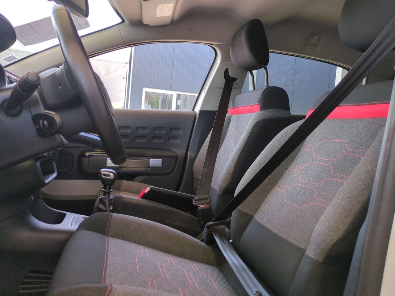 Photo 6 de CITROEN C3 PURETECH 110 S&S BVM6 SHINE