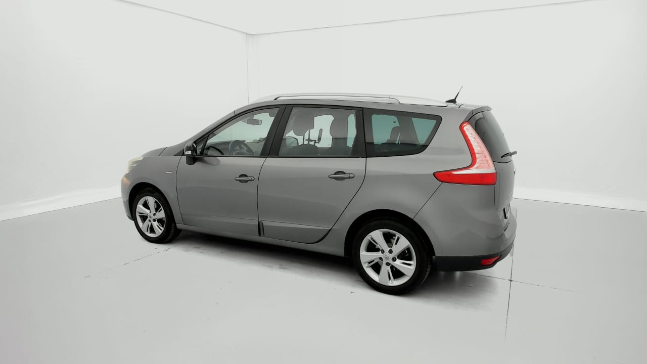 Photo 7 de RENAULT GRAND SCENIC III  GRAND SCÉNIC III DCI 110 FAP ECO2 LIMITED 7 PL