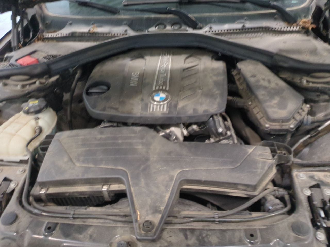 Photo 9 de BMW Série 3 Touring F31 318d 143 ch Business Automatique