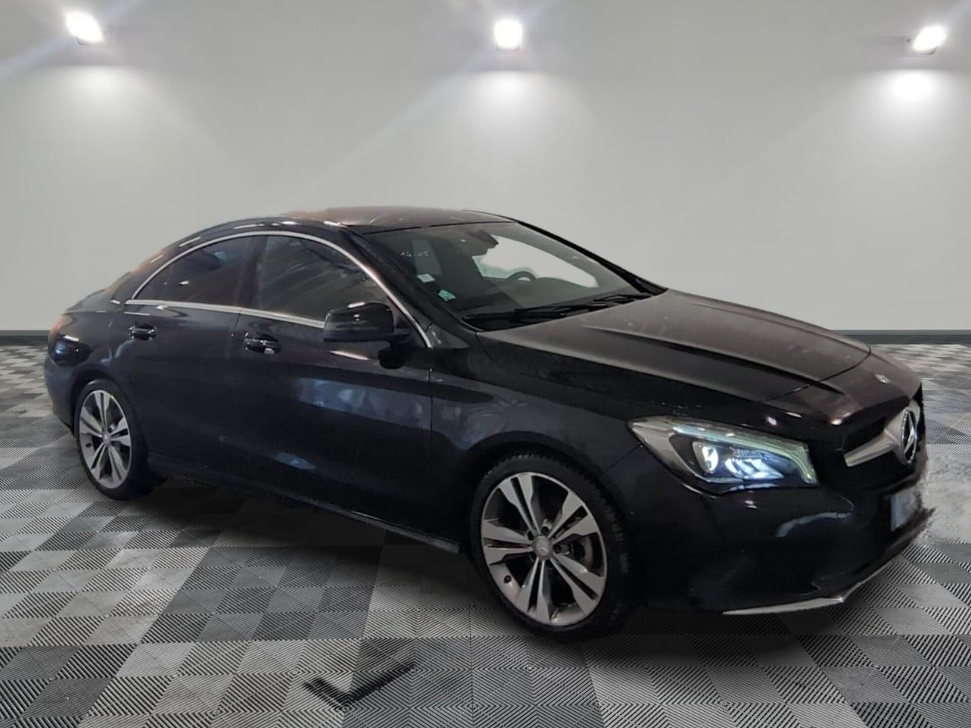 MERCEDES-BENZ CLA 180 d 7G-DCT SENSATION