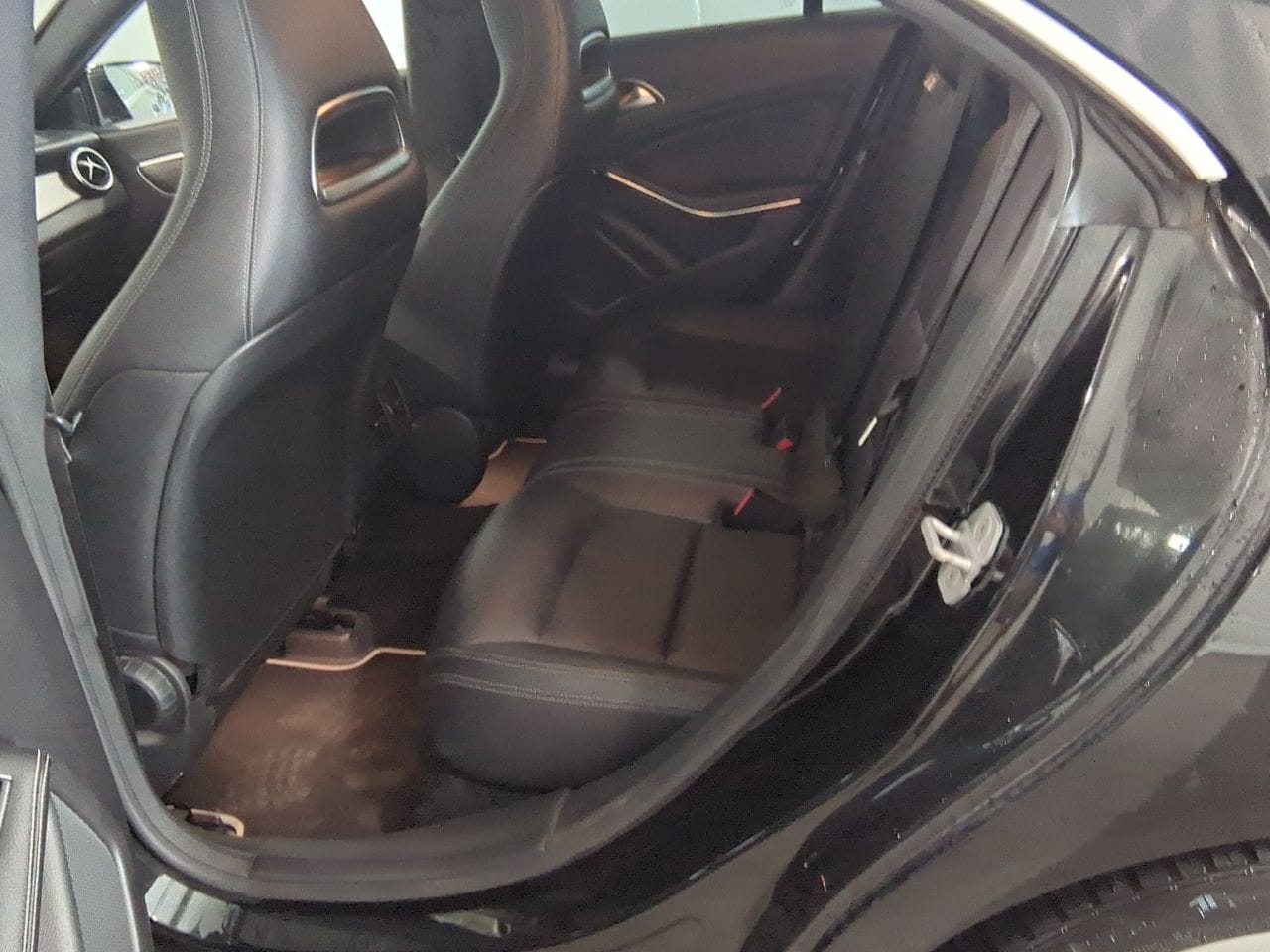 Photo 3 de MERCEDES-BENZ CLA 180 d 7G-DCT SENSATION