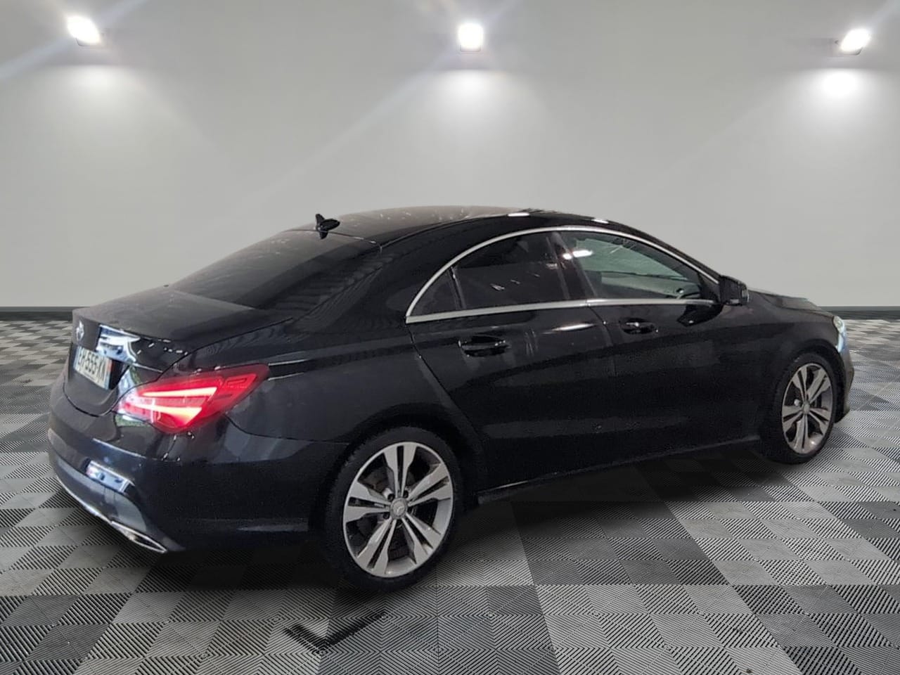 Photo 9 de MERCEDES-BENZ CLA 180 d 7G-DCT SENSATION