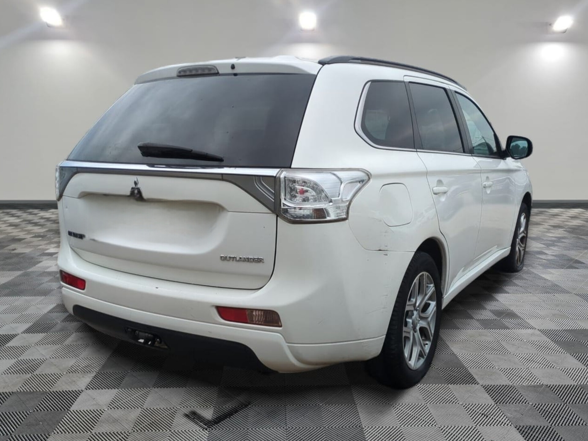 Photo 2 de MITSUBISHI OUTLANDER 2.0i 200 PHEV 4WD INSTYLE 