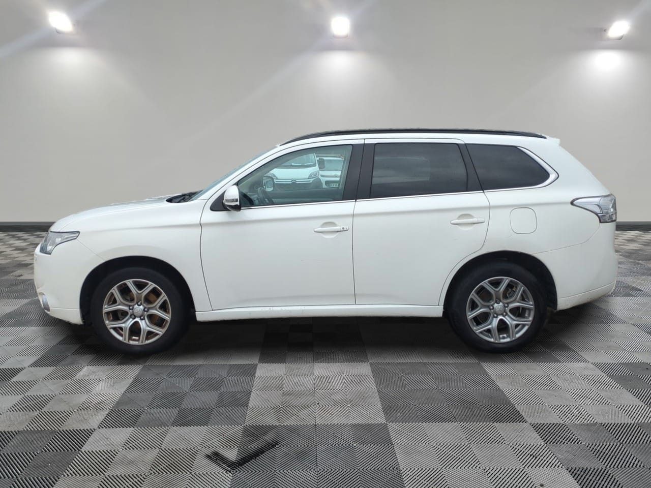 Photo 9 de MITSUBISHI OUTLANDER 2.0i 200 PHEV 4WD INSTYLE 