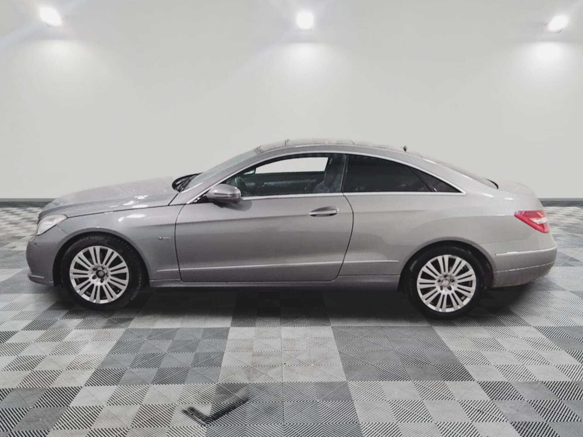 MERCEDES-BENZ CLASSE E COUPÉ 350 CDI V6 – AUTOMATIQUE