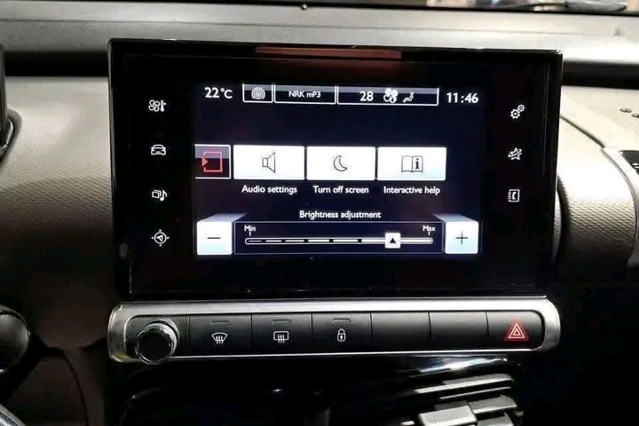Photo 8 de CITROËN C4 CACTUS SHINE 1.2 PURETECH 110 – EAT6
