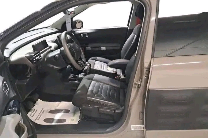 Photo 9 de CITROËN C4 CACTUS SHINE 1.2 PURETECH 110 – EAT6