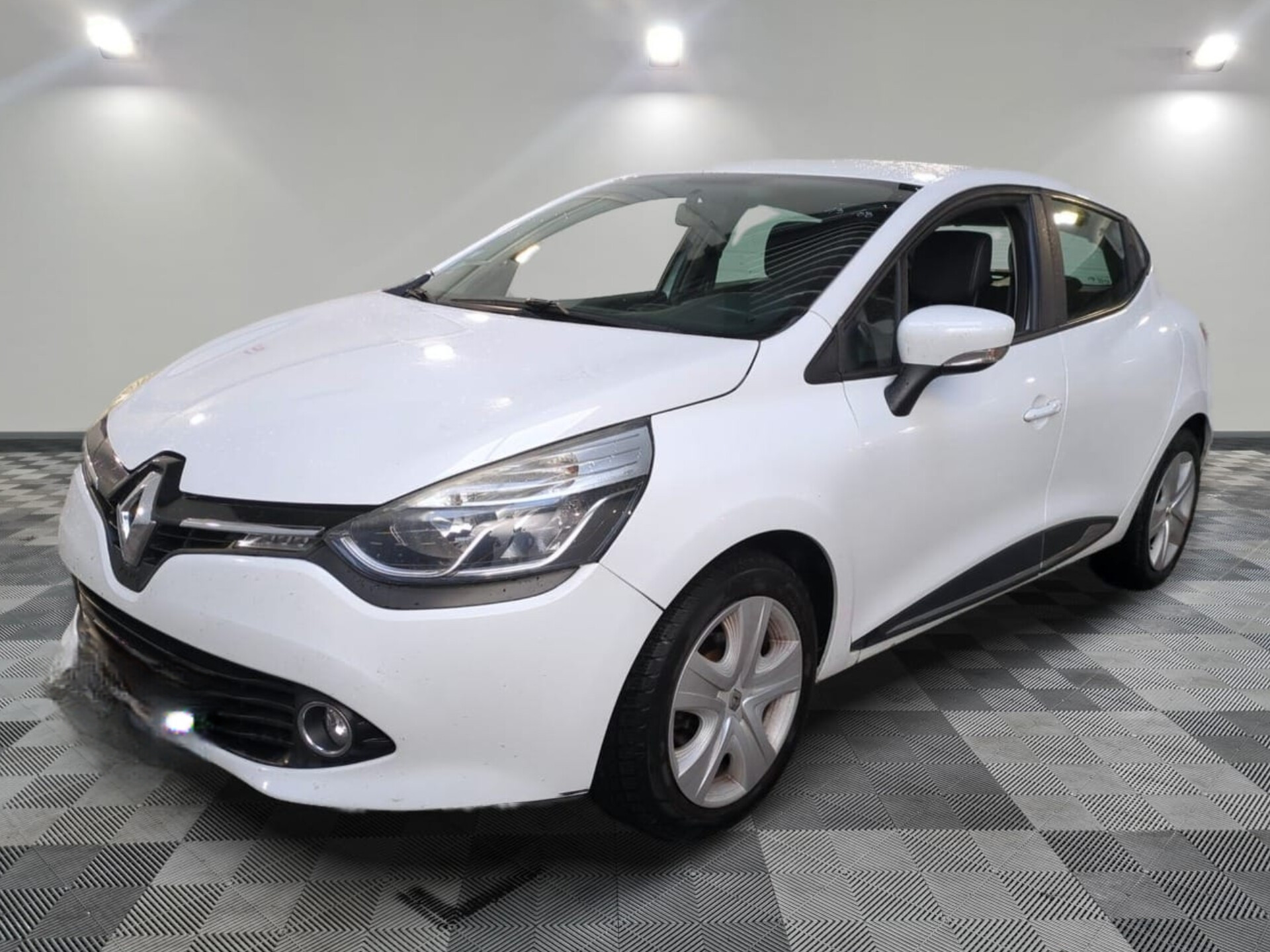 Photo 2 de RENAULT CLIO IV dCi 75 ECO2 ZEN