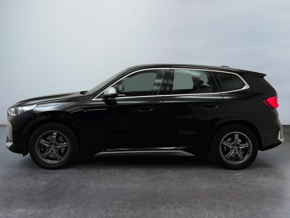 Photo 2 de  BMW iX1 xDRIVE30 xLINE