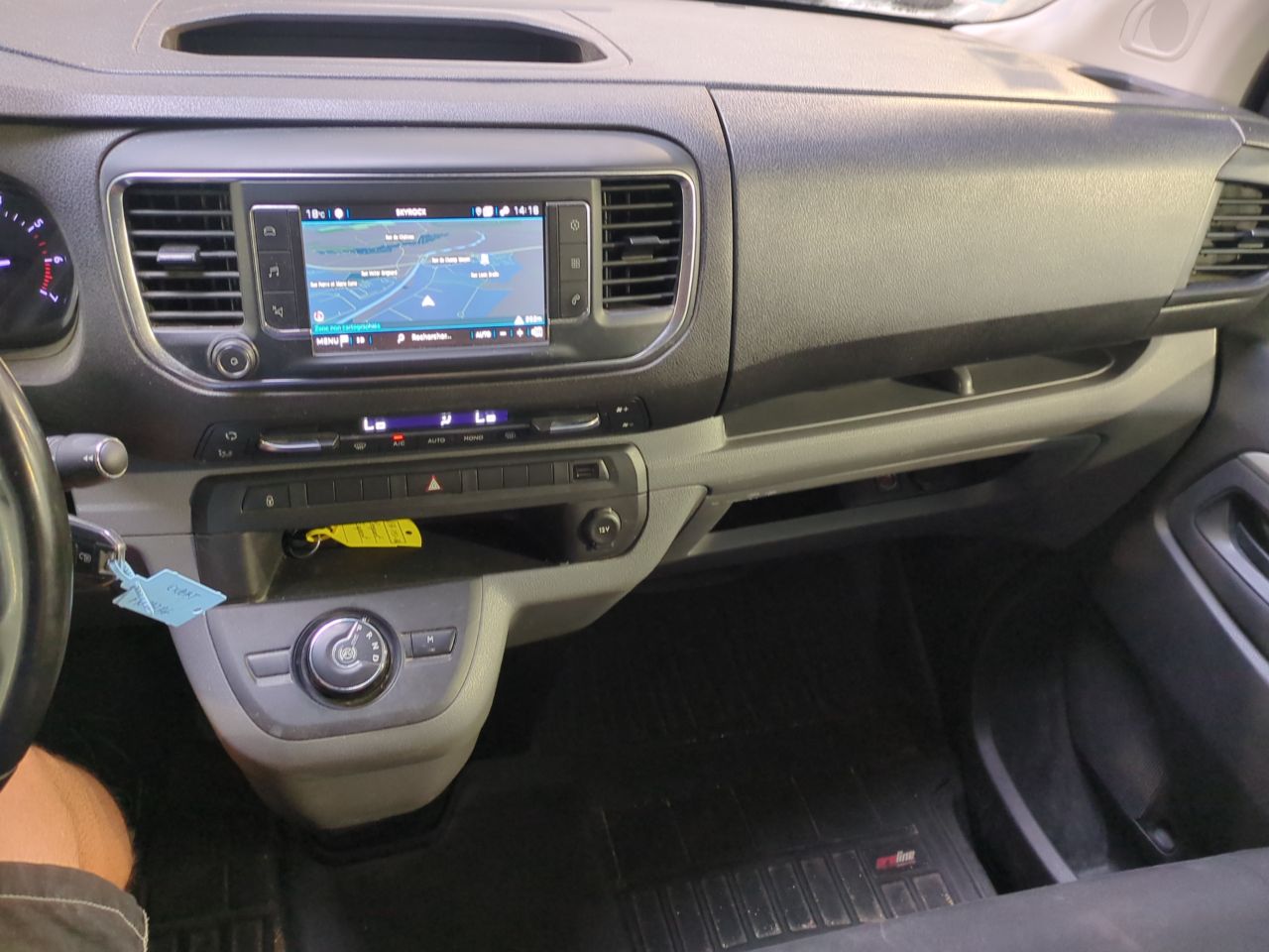 Photo 6 de Peugeot Expert Cabine Approfondie Long BlueHDi 180 EAT8 Asphalt