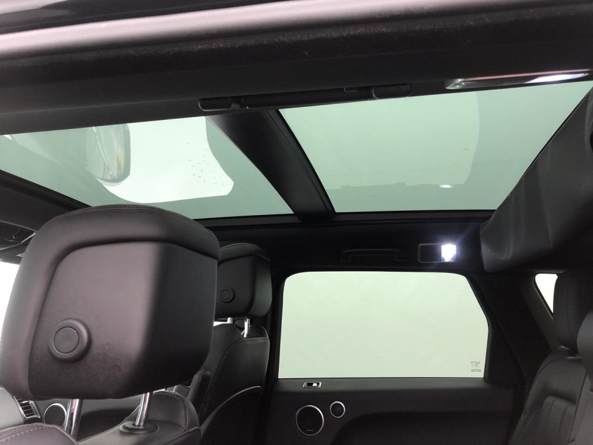 Photo 7 de LAND ROVER RANGE ROVER SPORT P400e PHEV HSE DYNAMIC STEALTH EDITION