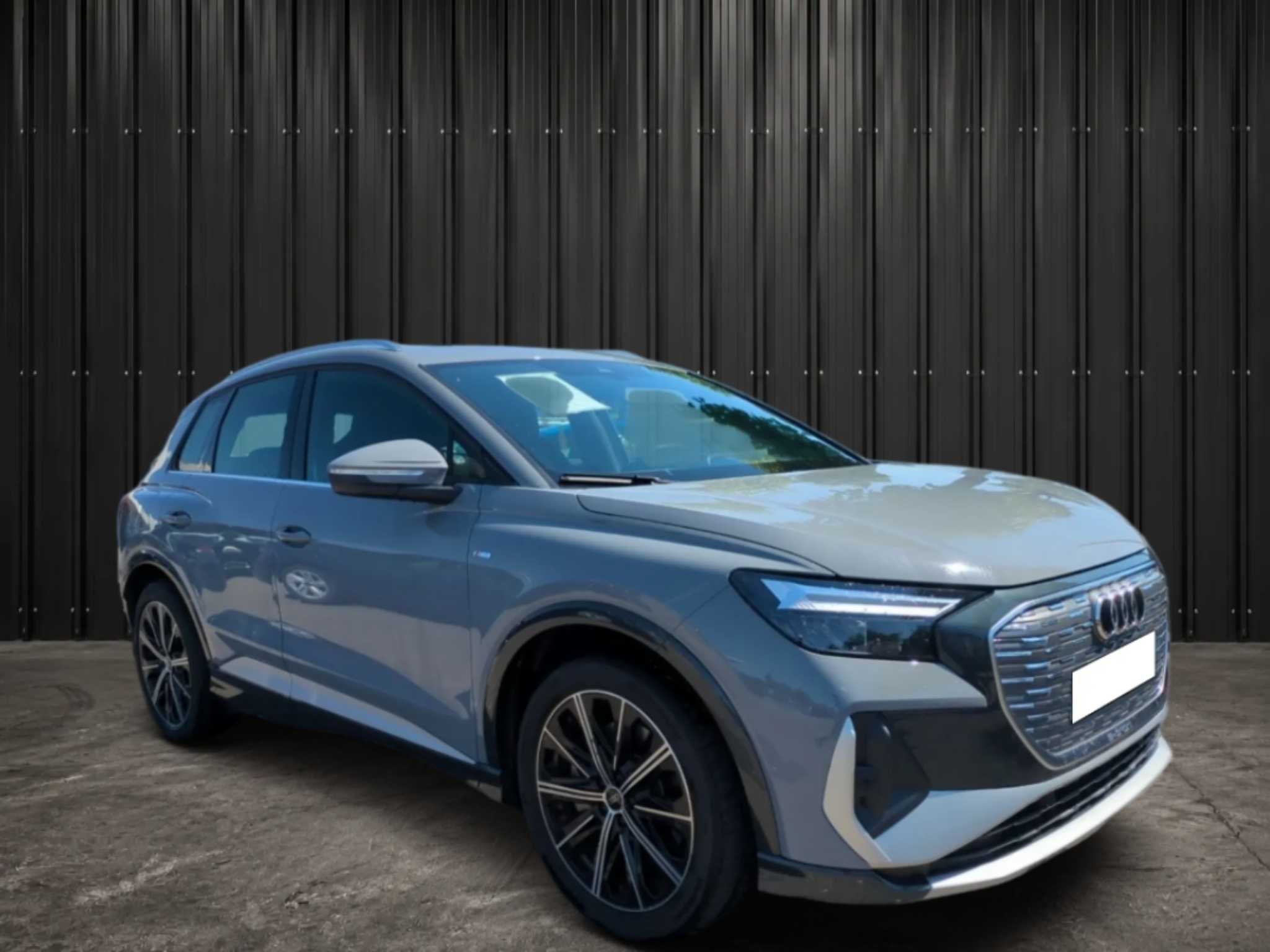AUDI Q4 E-TRON 45 285 CH 82 KWH S LINE photo 2