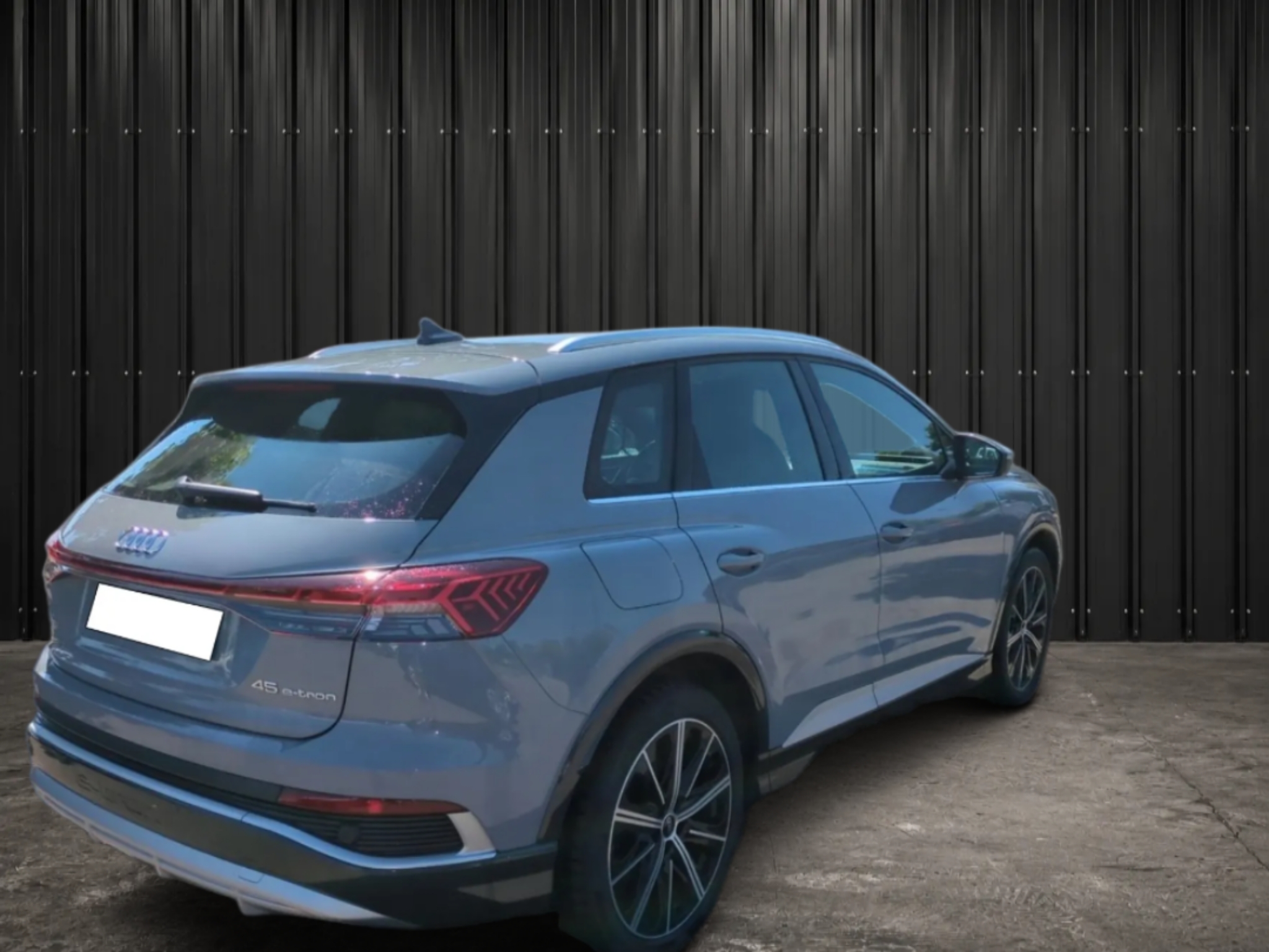 AUDI Q4 E-TRON 45 285 CH 82 KWH S LINE photo 3