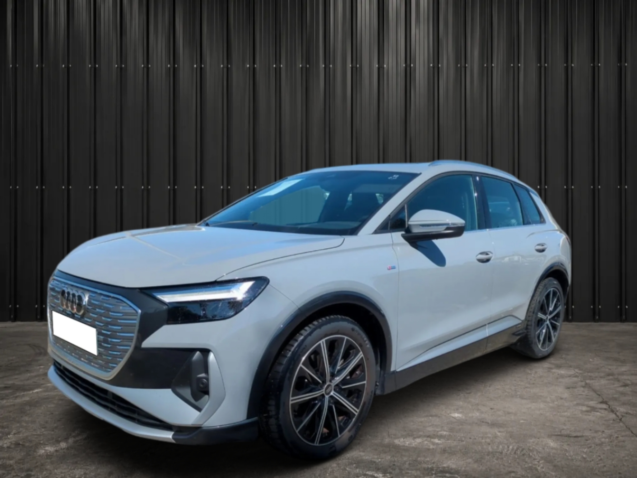 AUDI Q4 E-TRON 45 285 CH 82 KWH S LINE photo 6