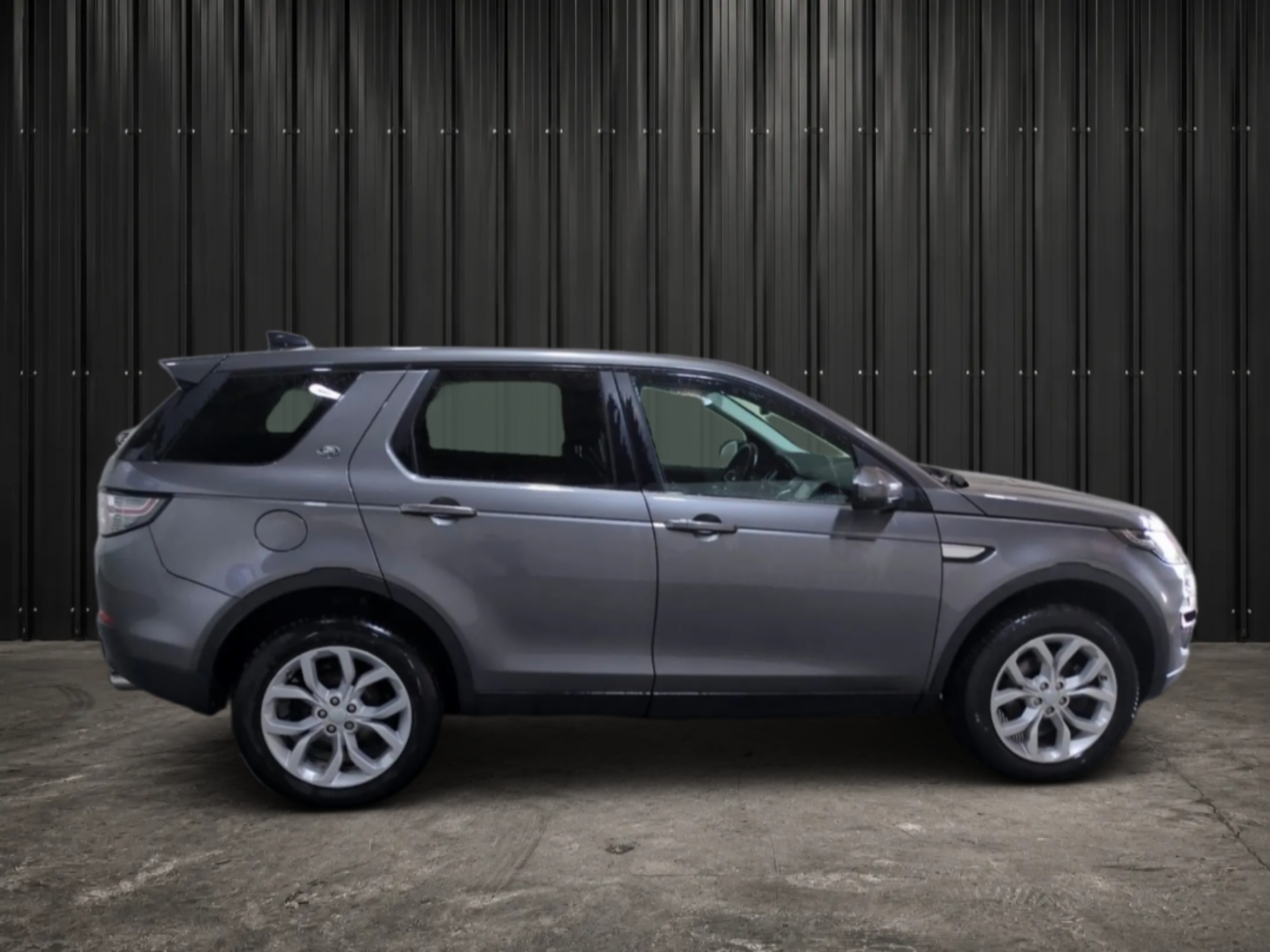 LAND ROVER DISCOVERY SPORT  DISCOVERY SPORT MARK II TD4 150CH HSE LUXURY A photo 2