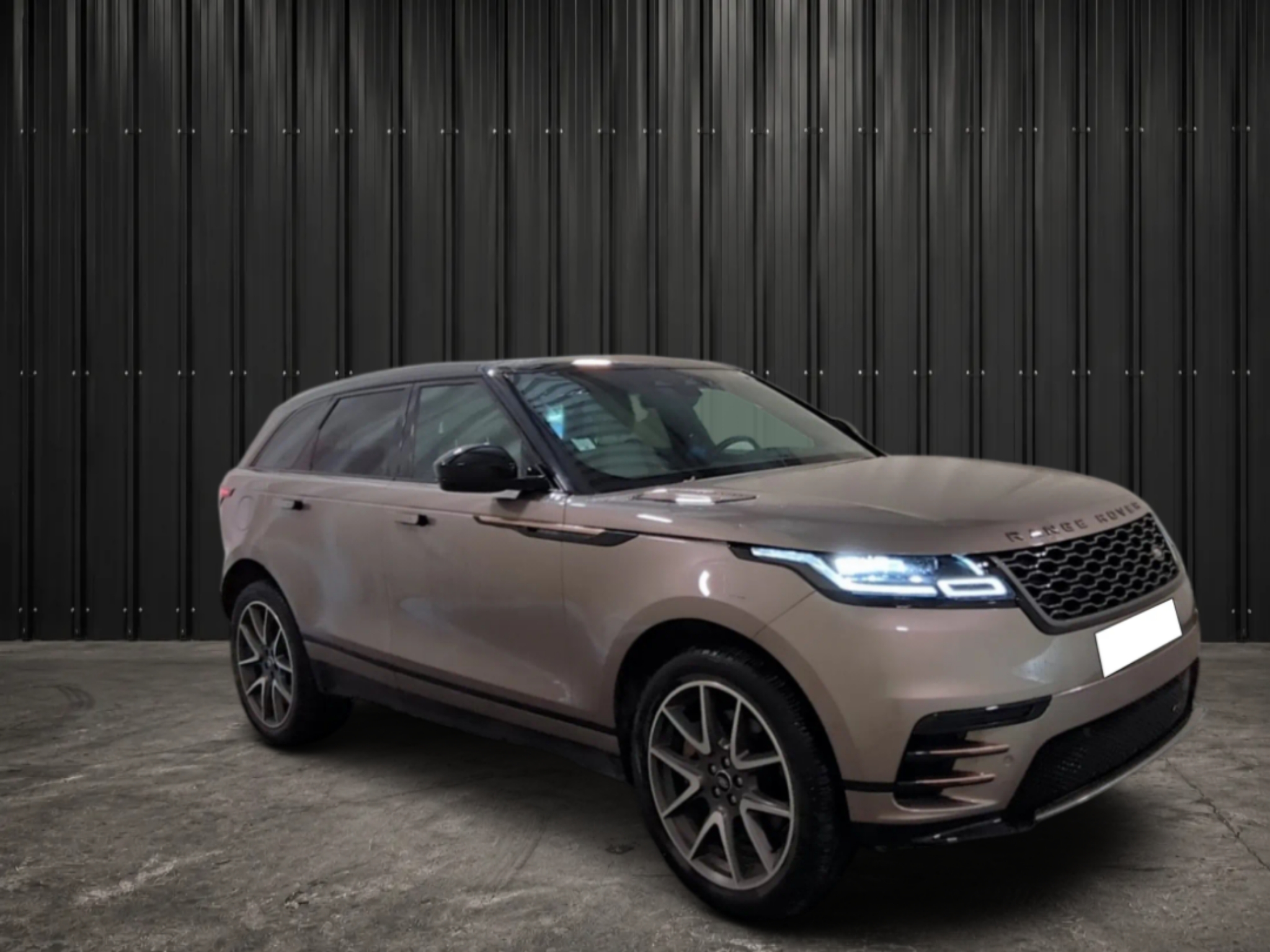 LAND ROVER RANGE ROVER VELAR   2.0L P400E PHEV 404CH SE R-DYNAMIC photo 2
