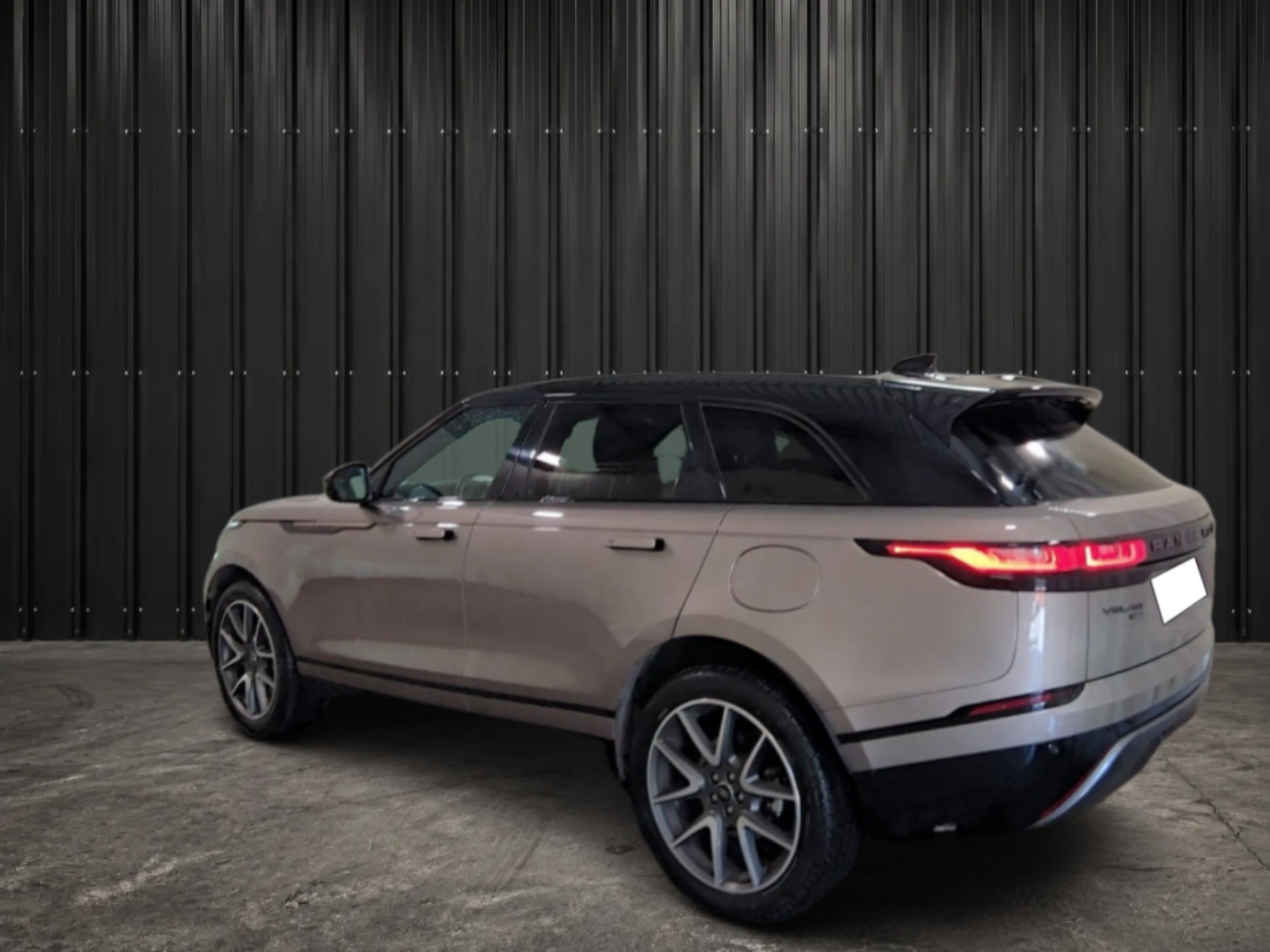LAND ROVER RANGE ROVER VELAR   2.0L P400E PHEV 404CH SE R-DYNAMIC photo 5