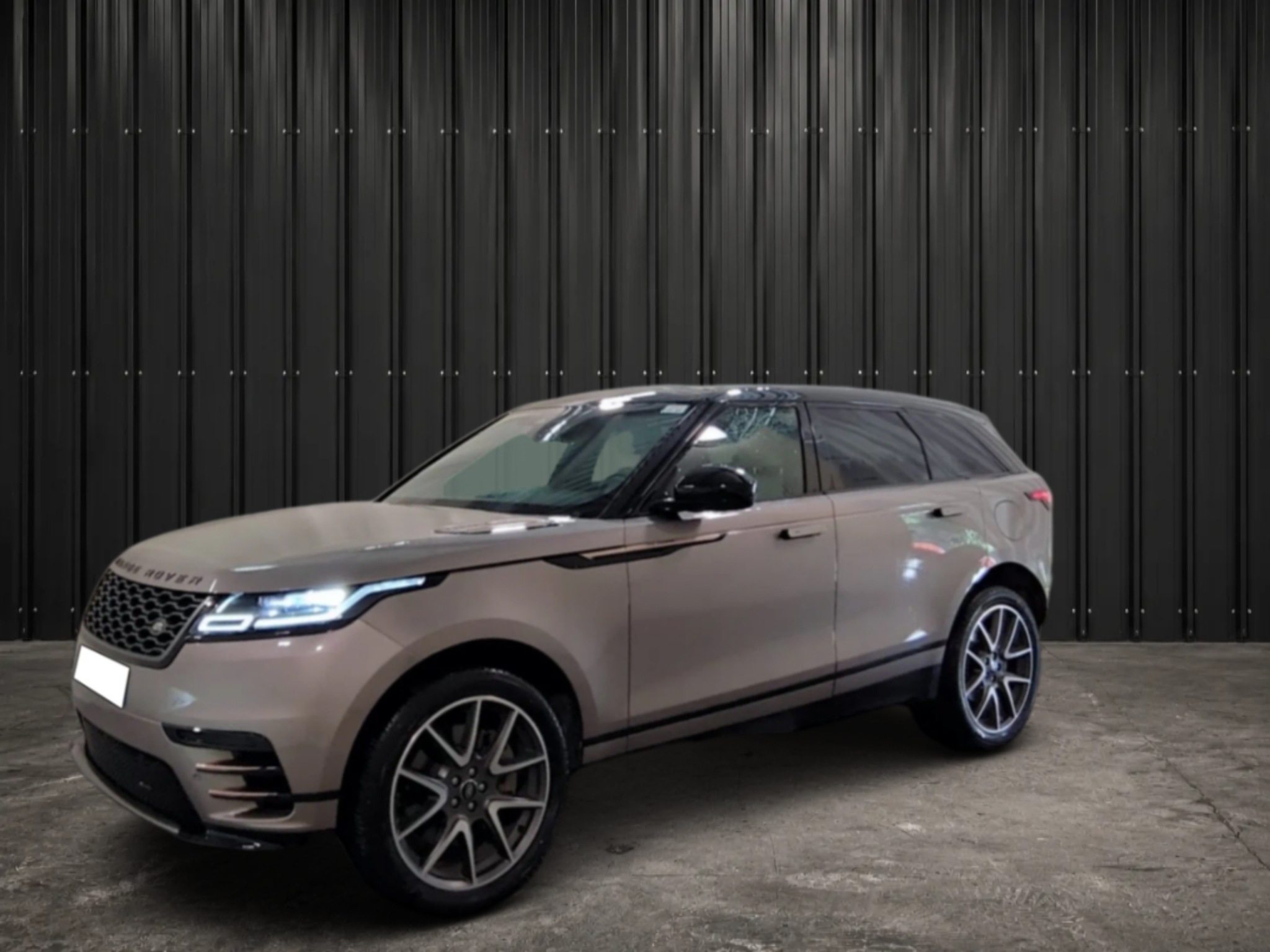 LAND ROVER RANGE ROVER VELAR   2.0L P400E PHEV 404CH SE R-DYNAMIC photo 6