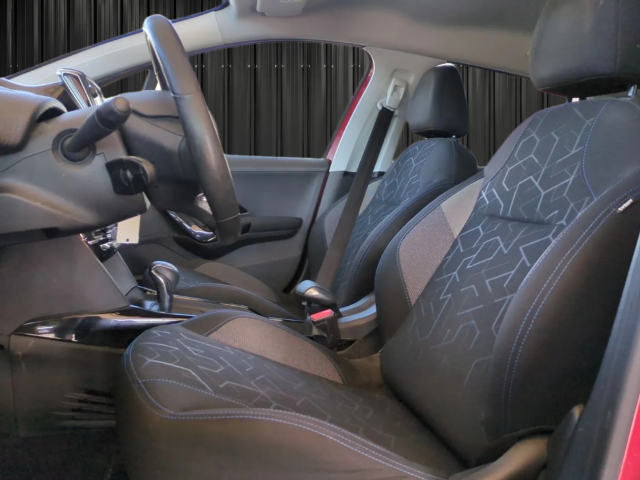 PEUGEOT  2008 PURETECH 110CH S&S EAT6 SIGNATURE photo 6