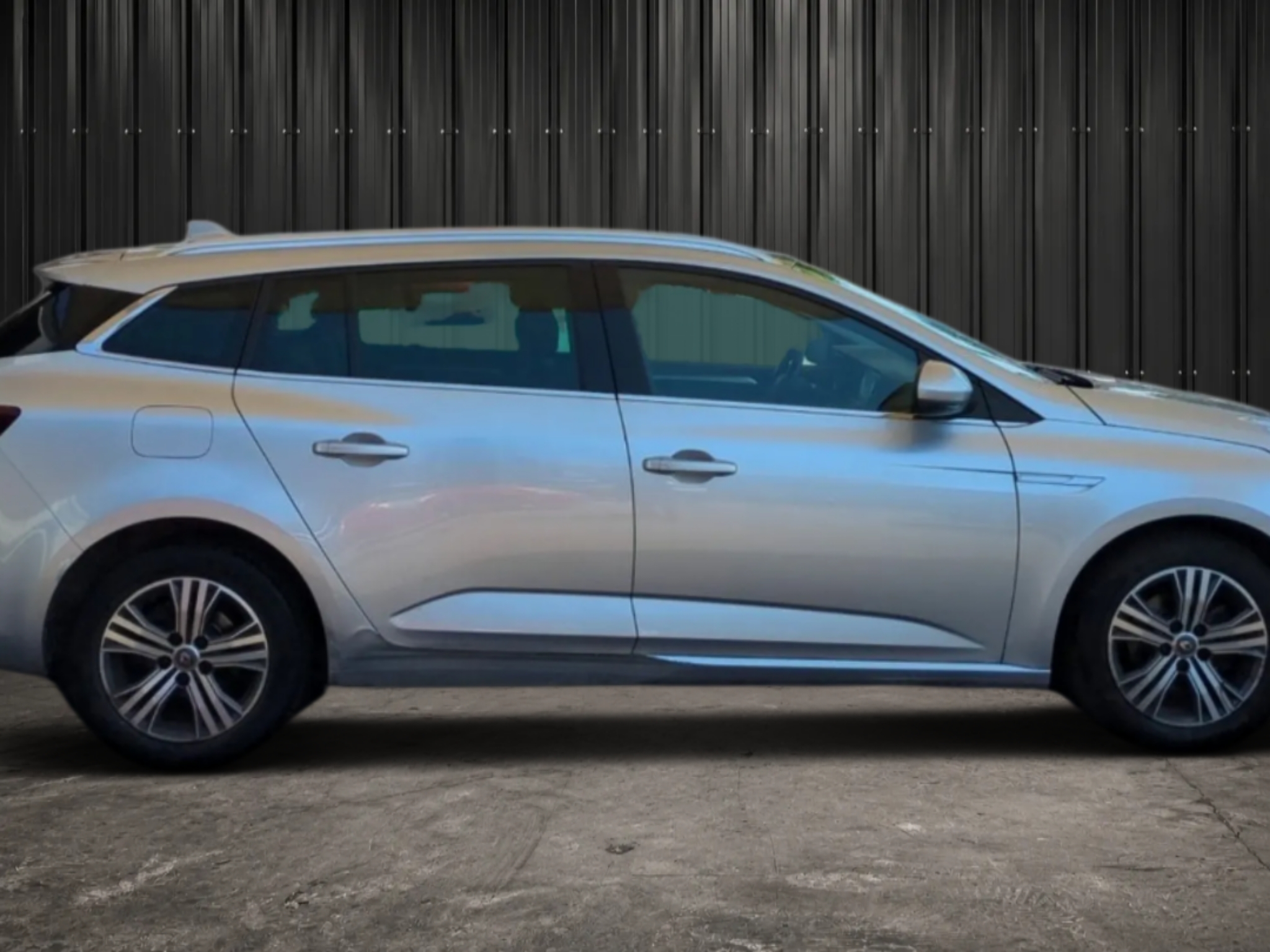 RENAULT  MÉGANE IV ESTATE BLUE DCI 115 EDC - 21B INTENS photo 3