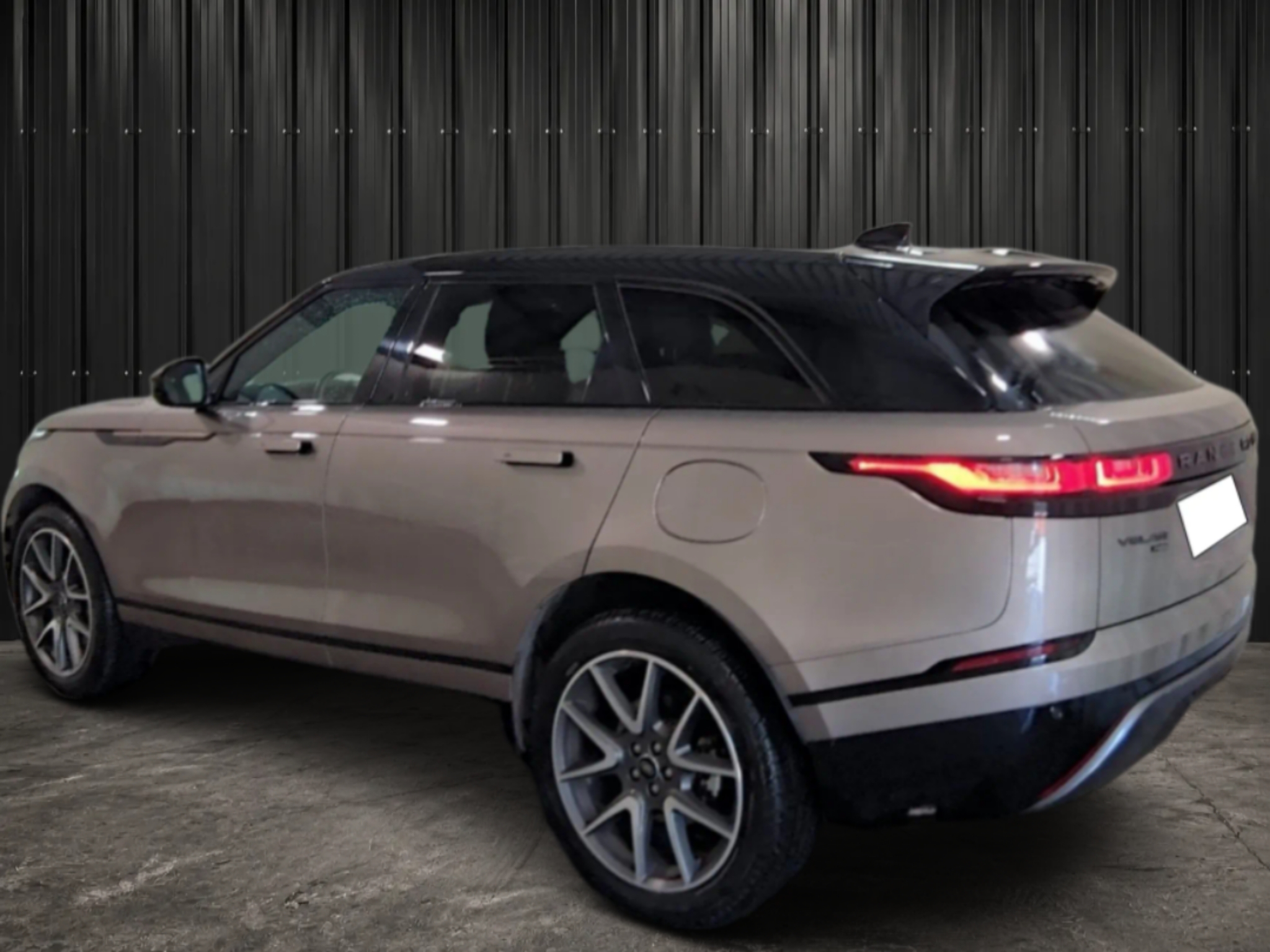 LAND ROVER RANGE ROVER VELAR   2.0L P400E PHEV 404CH SE R-DYNAMIC photo 6