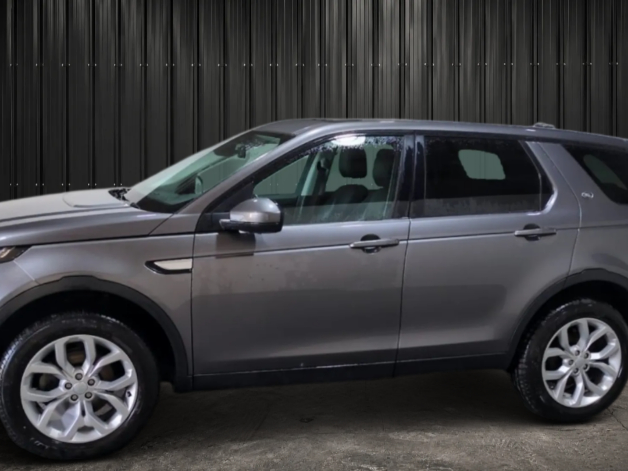 LAND ROVER DISCOVERY SPORT  DISCOVERY SPORT MARK II TD4 150CH HSE LUXURY A photo 6