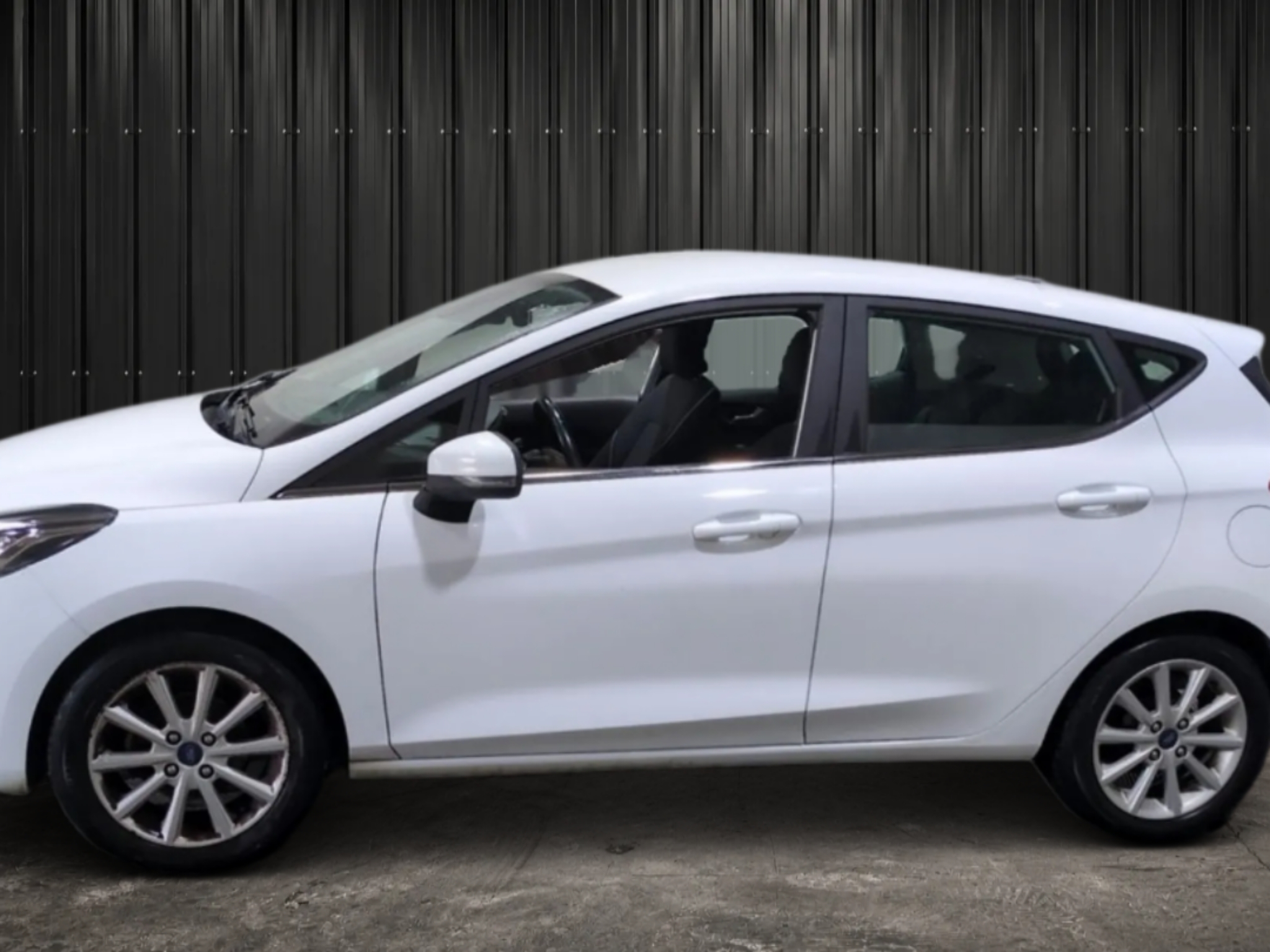 FORD  FIESTA 1.5 TDCI 85 CH S&S BVM6 TITANIUM photo 4