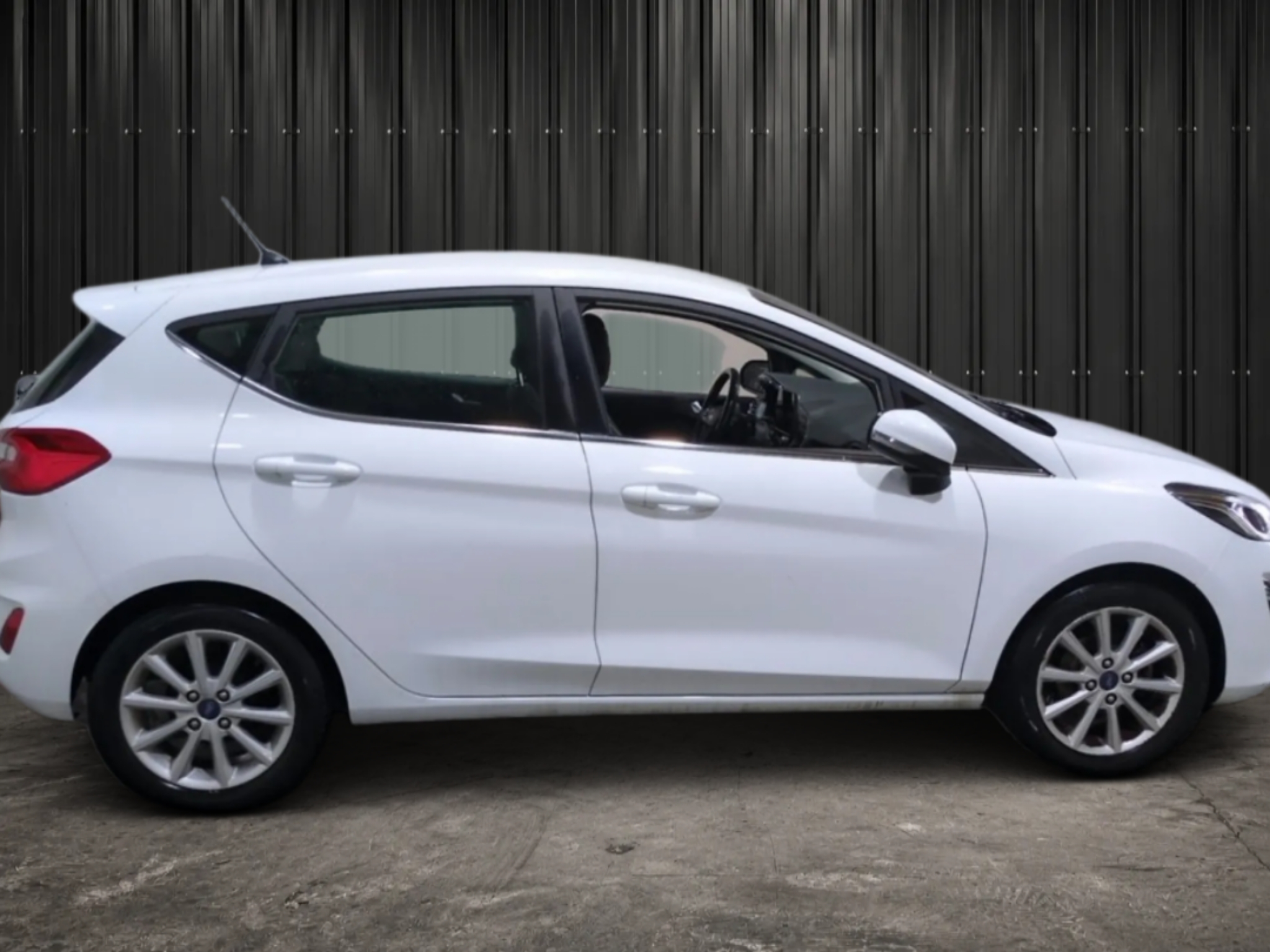 FORD  FIESTA 1.5 TDCI 85 CH S&S BVM6 TITANIUM photo 6