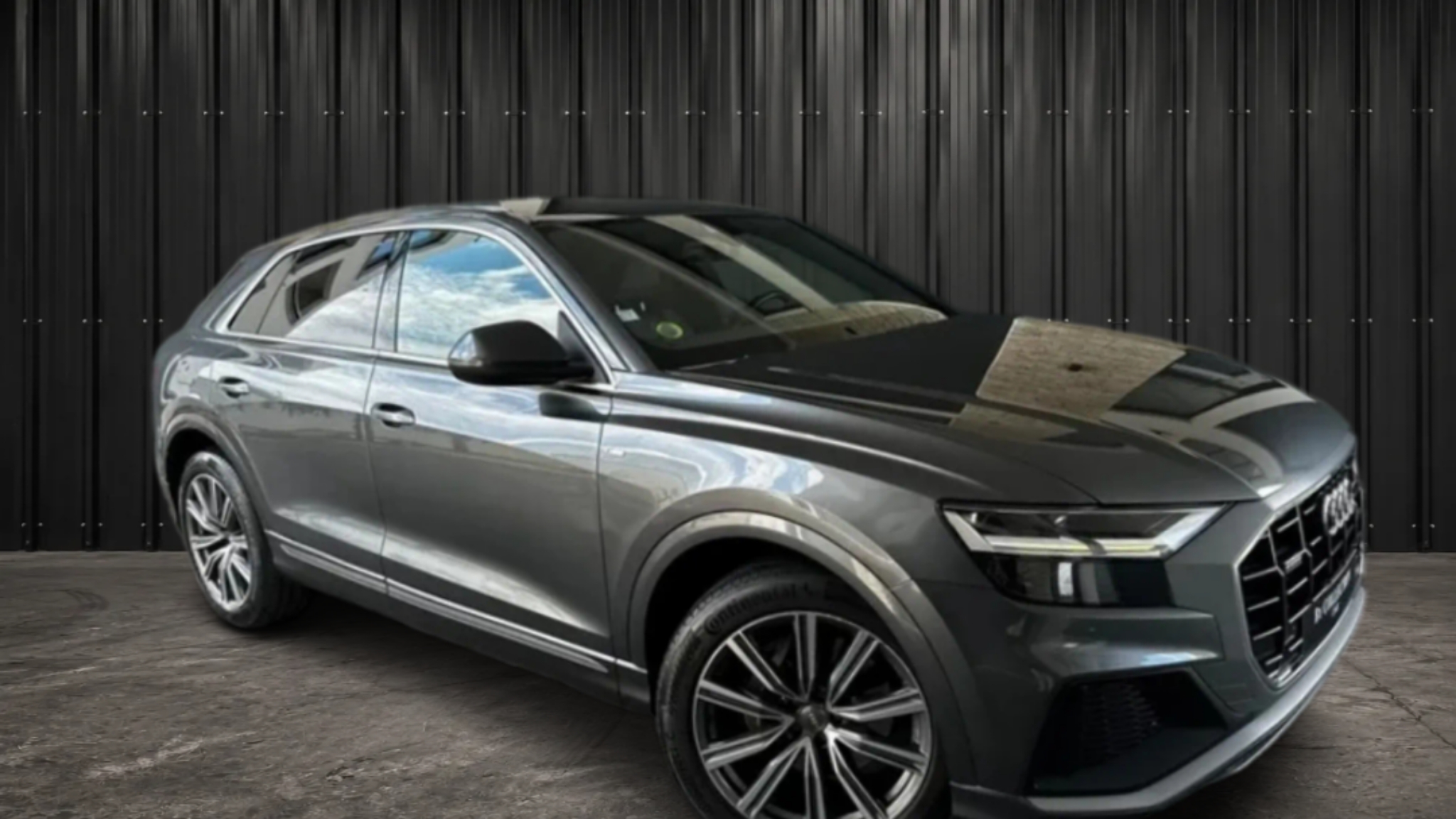 AUDI Q8