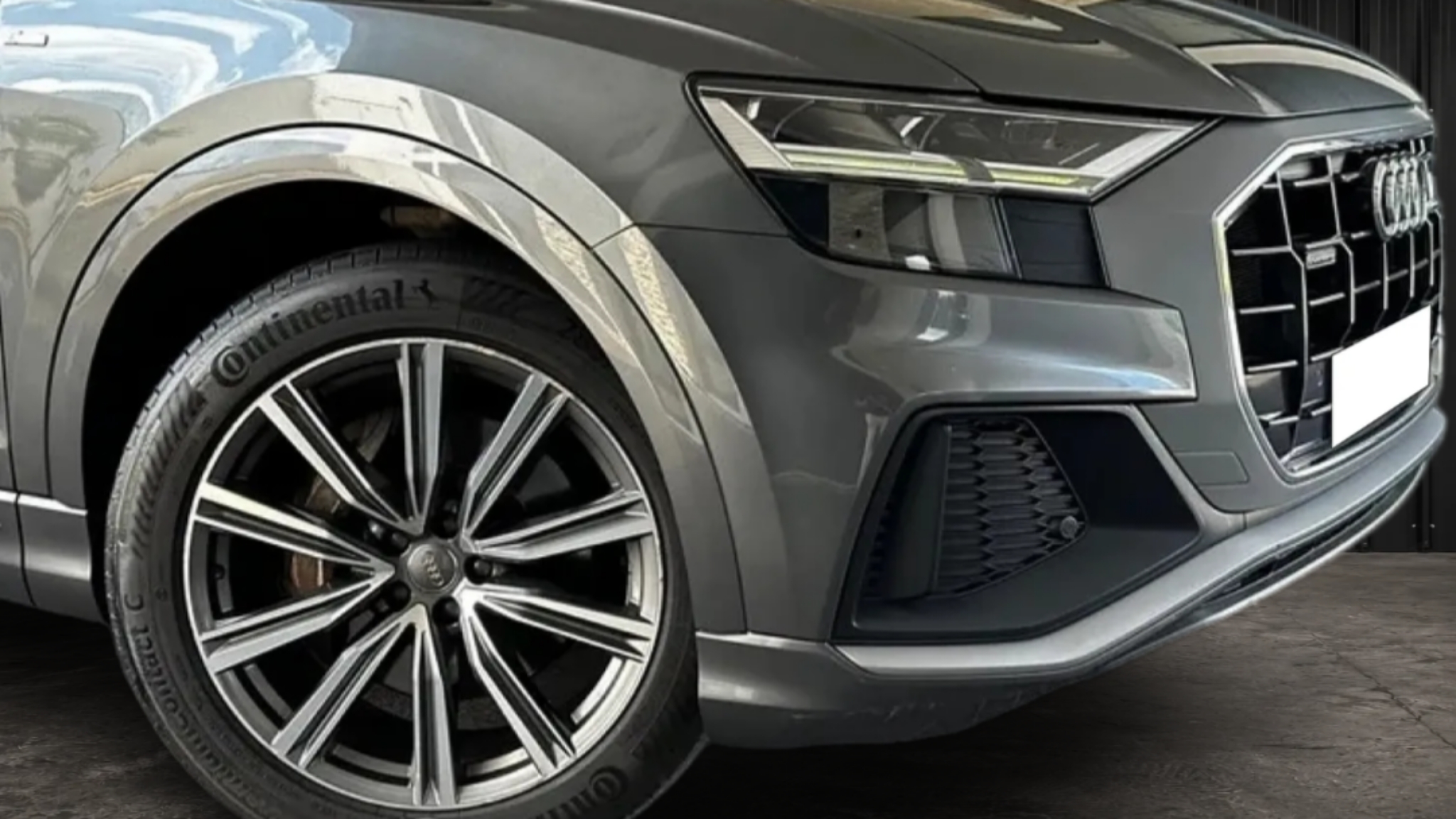 AUDI Q8 photo 3