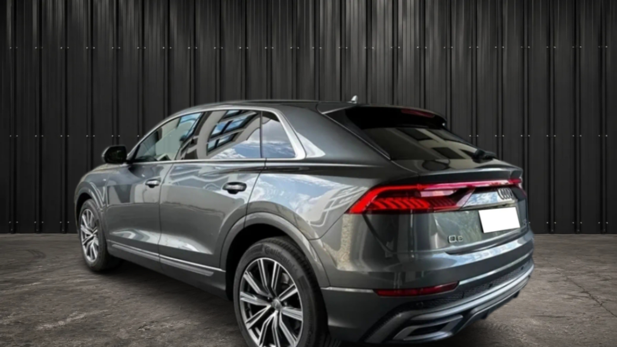 AUDI Q8 photo 6