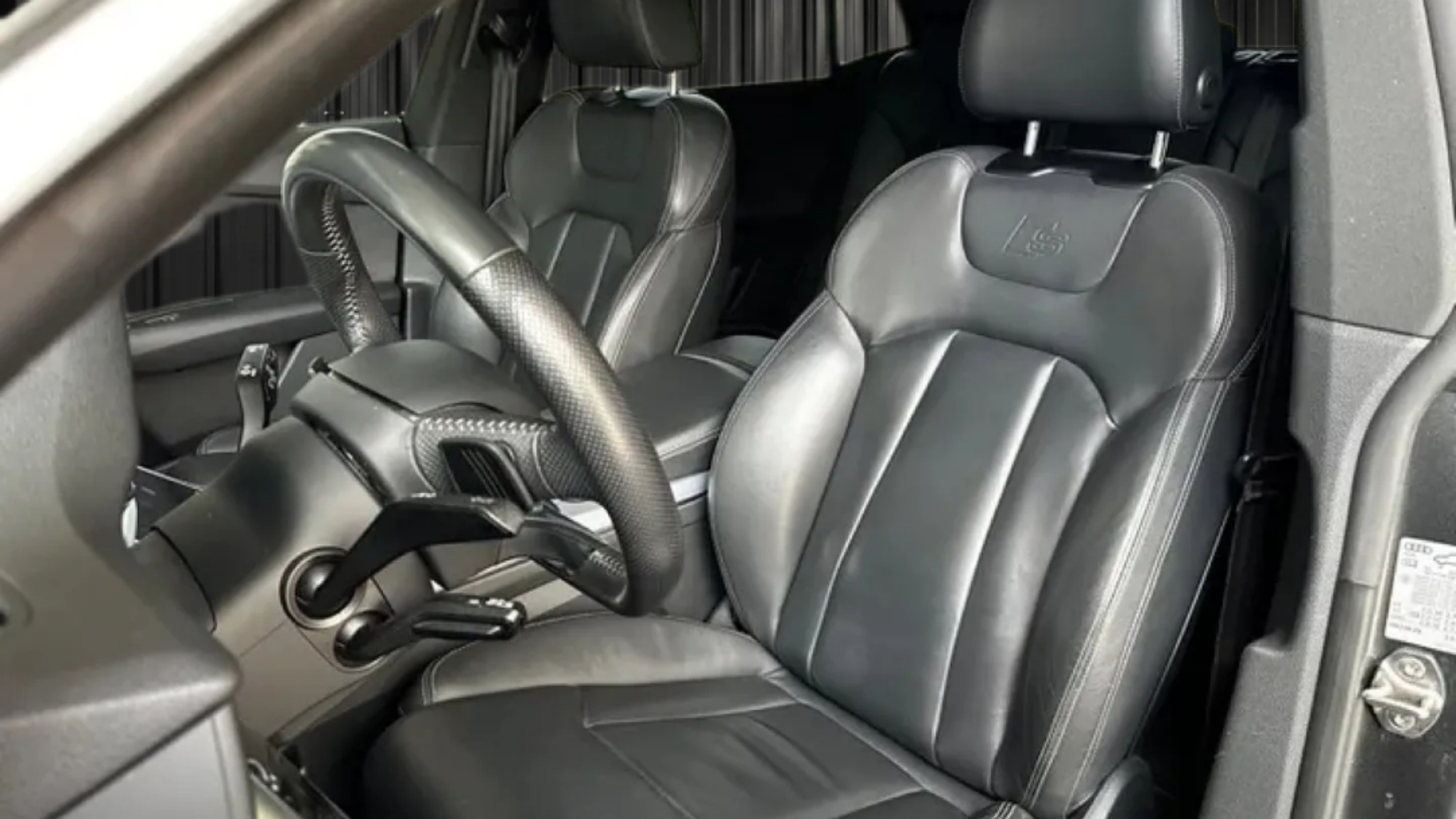 AUDI Q8 photo 8