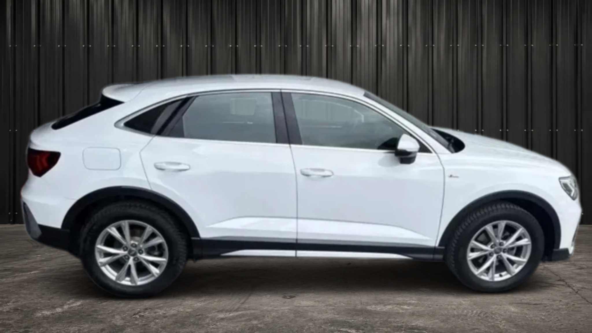 Audi Q3 SPORTBACK photo 3